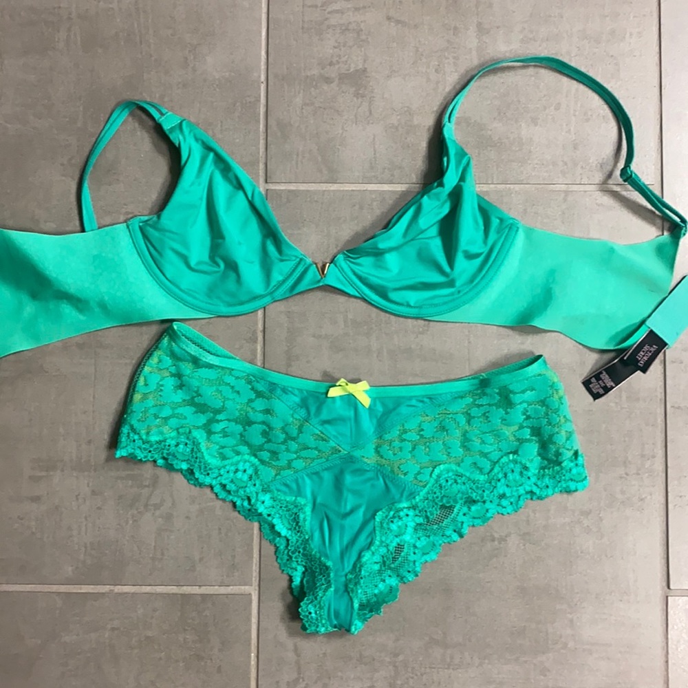 Victoria’s Secret Bra size 32C and Undies Size S